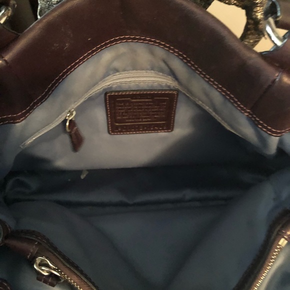 Coach leather purse in aubergine color - Picture 4 of 4